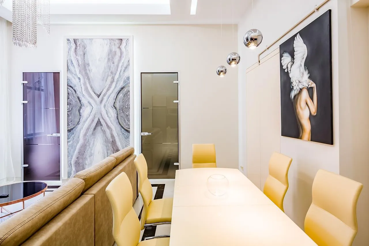 Leogrand Deluxe Apartments On Doroshenka 17 Lviv 0*,