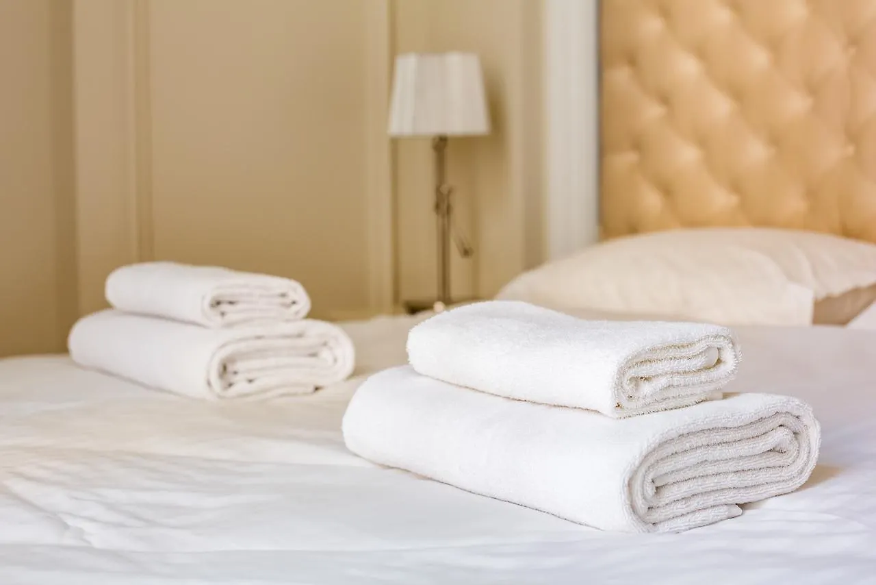 Leogrand Deluxe Apartments On Doroshenka 17 Lviv 0*,  Ukraine